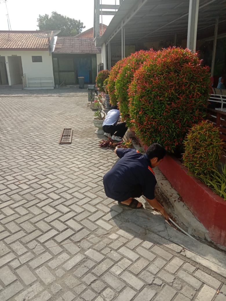 kerja bakti 8