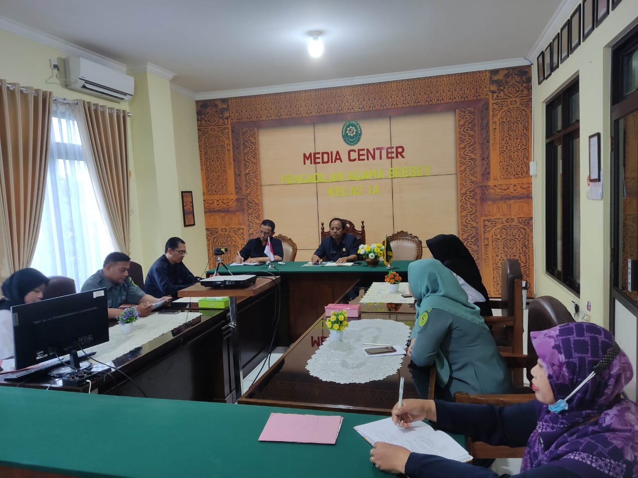 rapat internal kesekretariatan 2